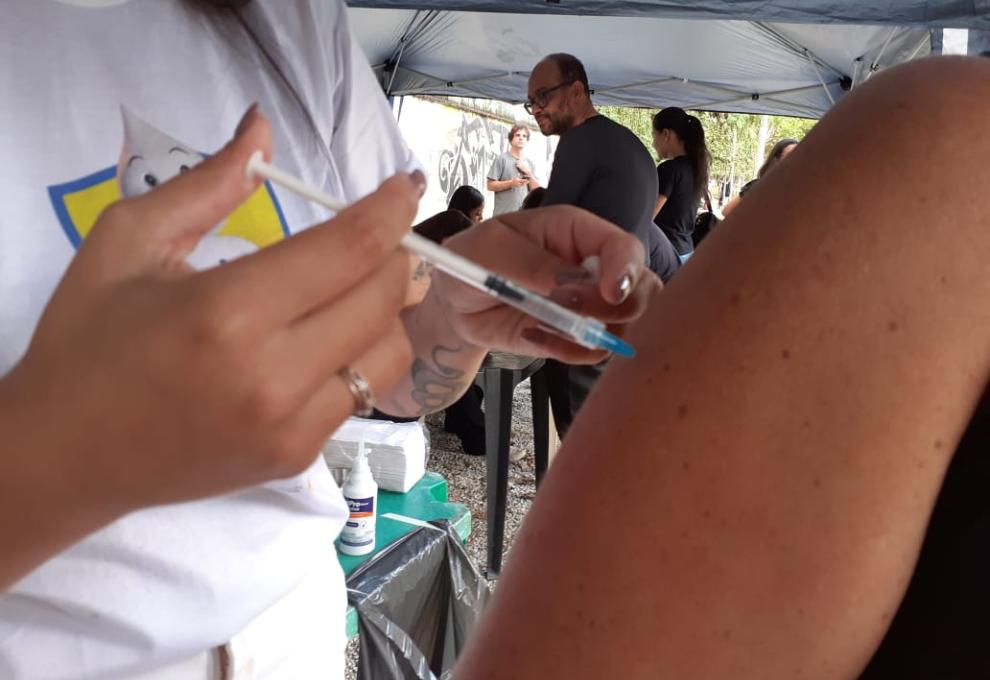 Vacinação contra o HPV para o público de 15 a 19 anos é ampliada até junho Vacinação contra o HPV para o público de 15 a 19 anos é ampliada até junho